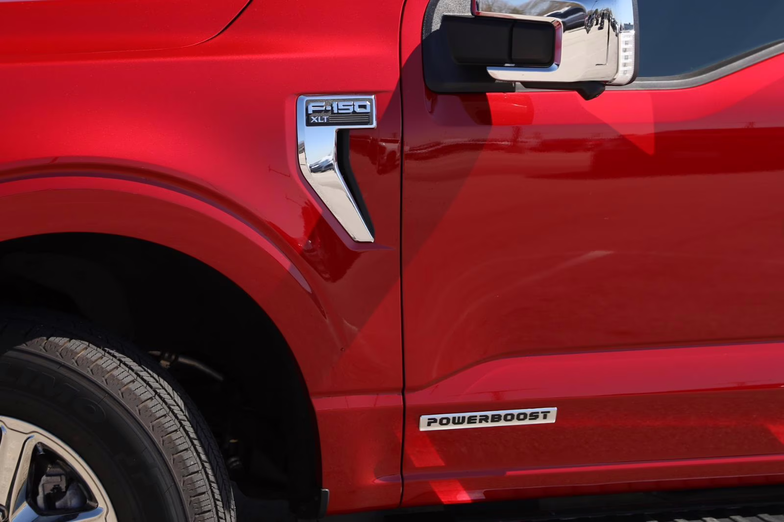 2024 Rapid Red Metallic Tinted Clearcoat Ford F-150 XLT 4X4 Truck