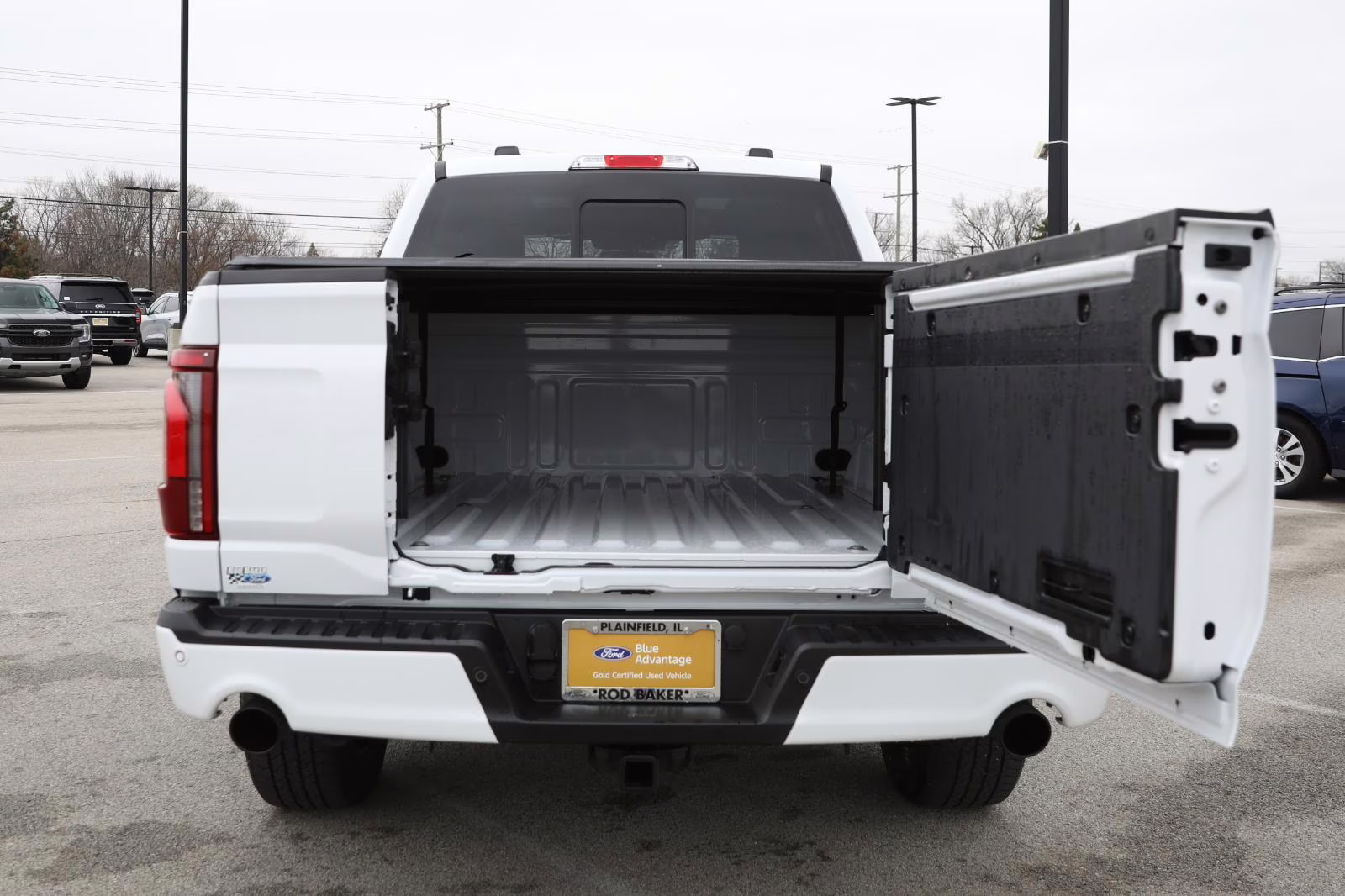 2025 Oxford White Ford F-150 LARIAT 4X4 Truck