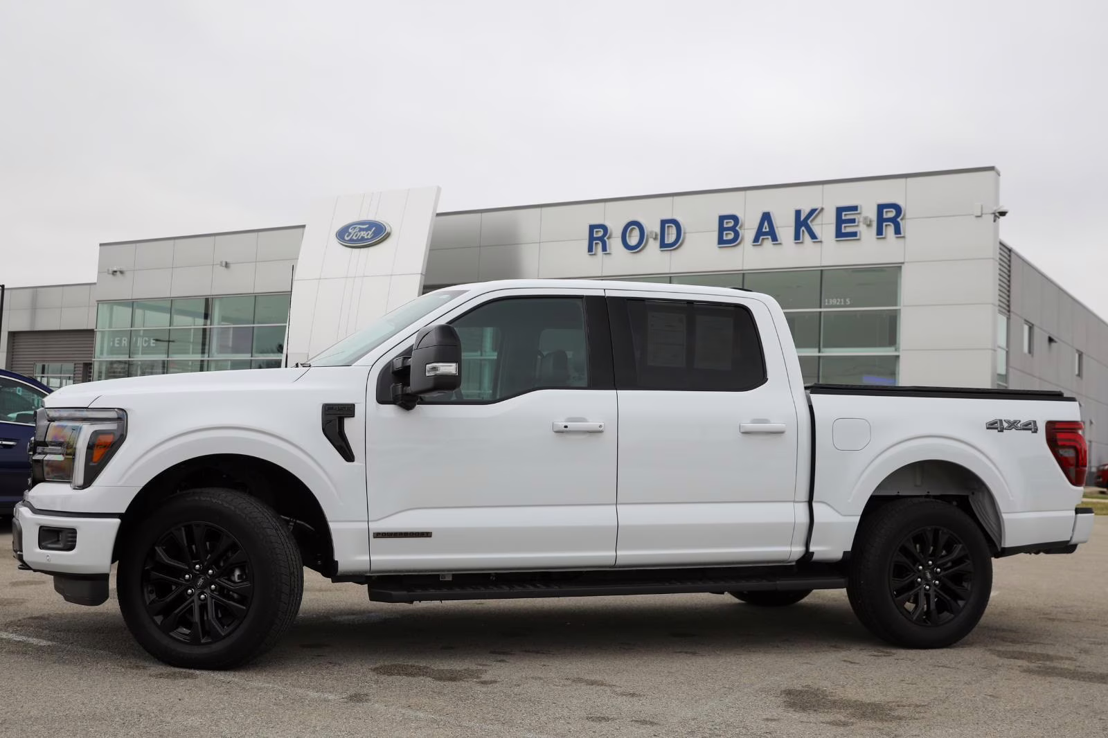2025 Oxford White Ford F-150 LARIAT 4X4 Truck