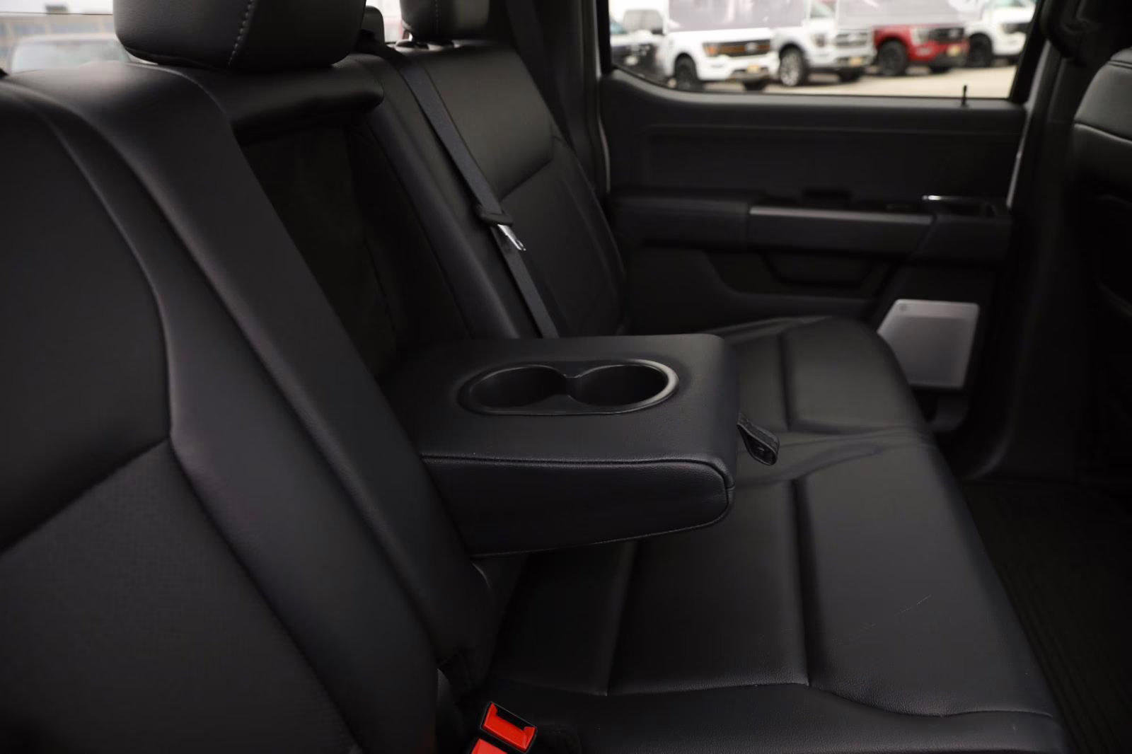 2025 Oxford White Ford F-150 LARIAT 4X4 Truck