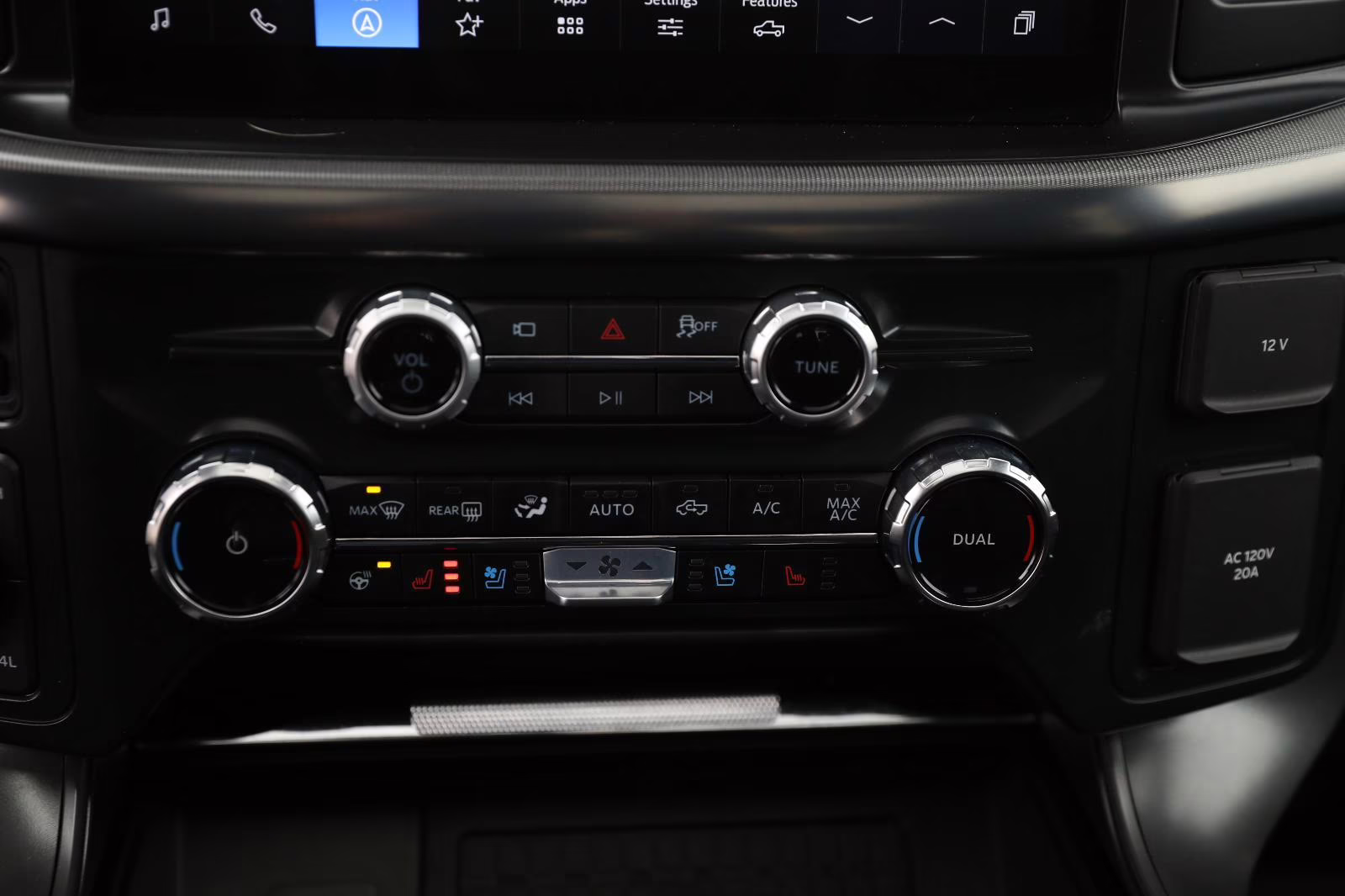 2025 Oxford White Ford F-150 LARIAT 4X4 Truck