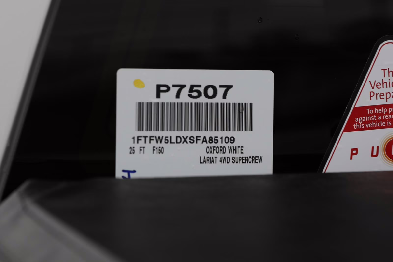 2025 Oxford White Ford F-150 LARIAT 4X4 Truck