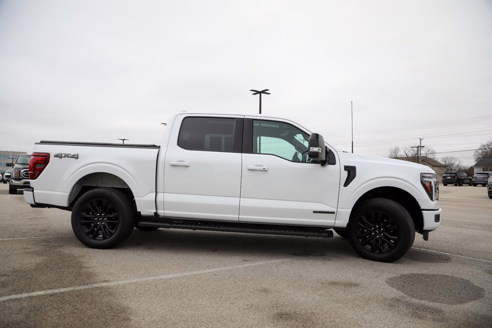 2025 Oxford White Ford F-150 LARIAT 4X4 Truck