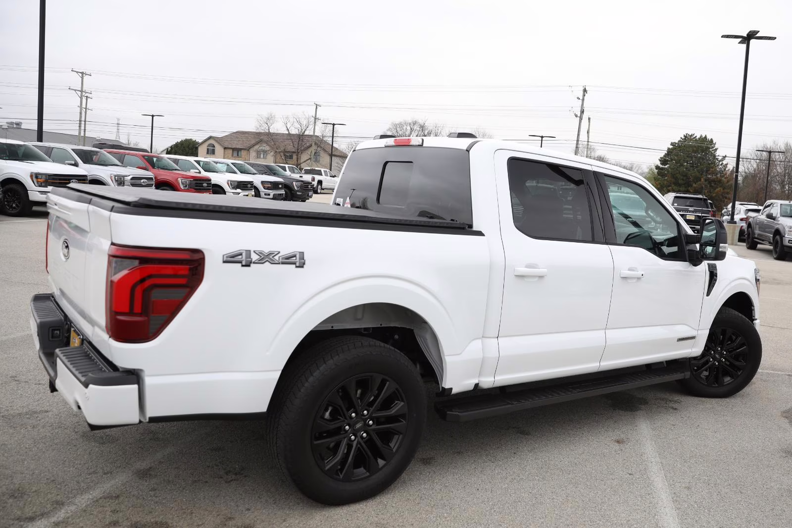 2025 Oxford White Ford F-150 LARIAT 4X4 Truck
