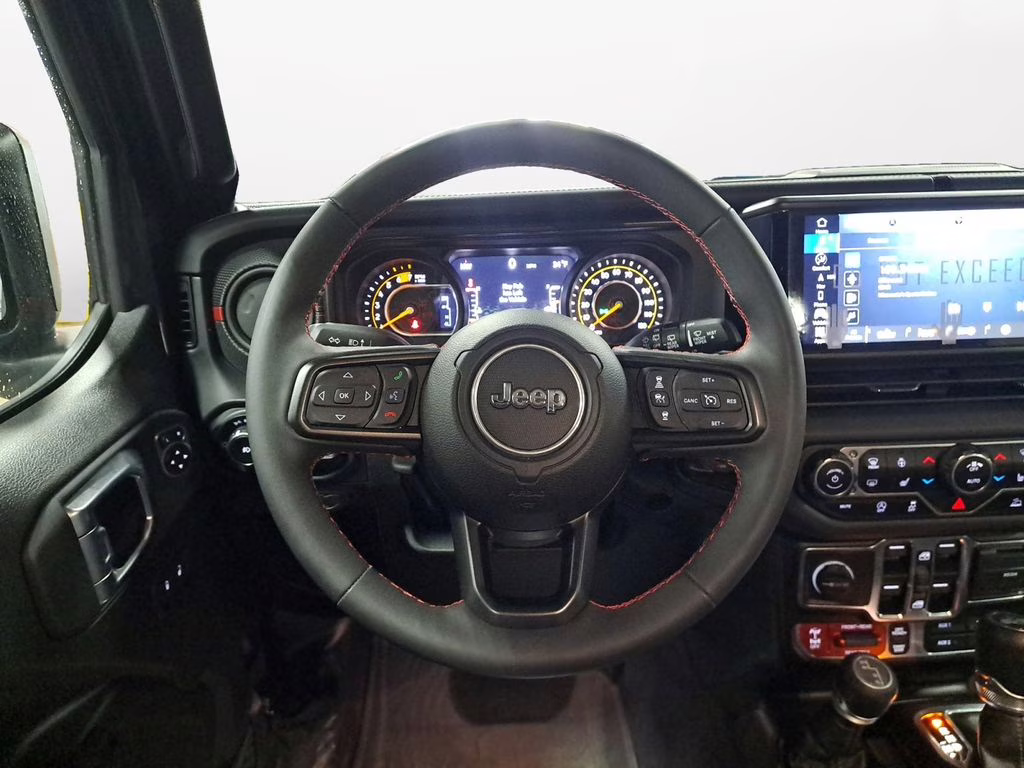 2024 Granite Crystal Metallic Clearcoat Jeep Wrangler Rubicon w/Tech & 35in Tire Pkg 4X4 SUV