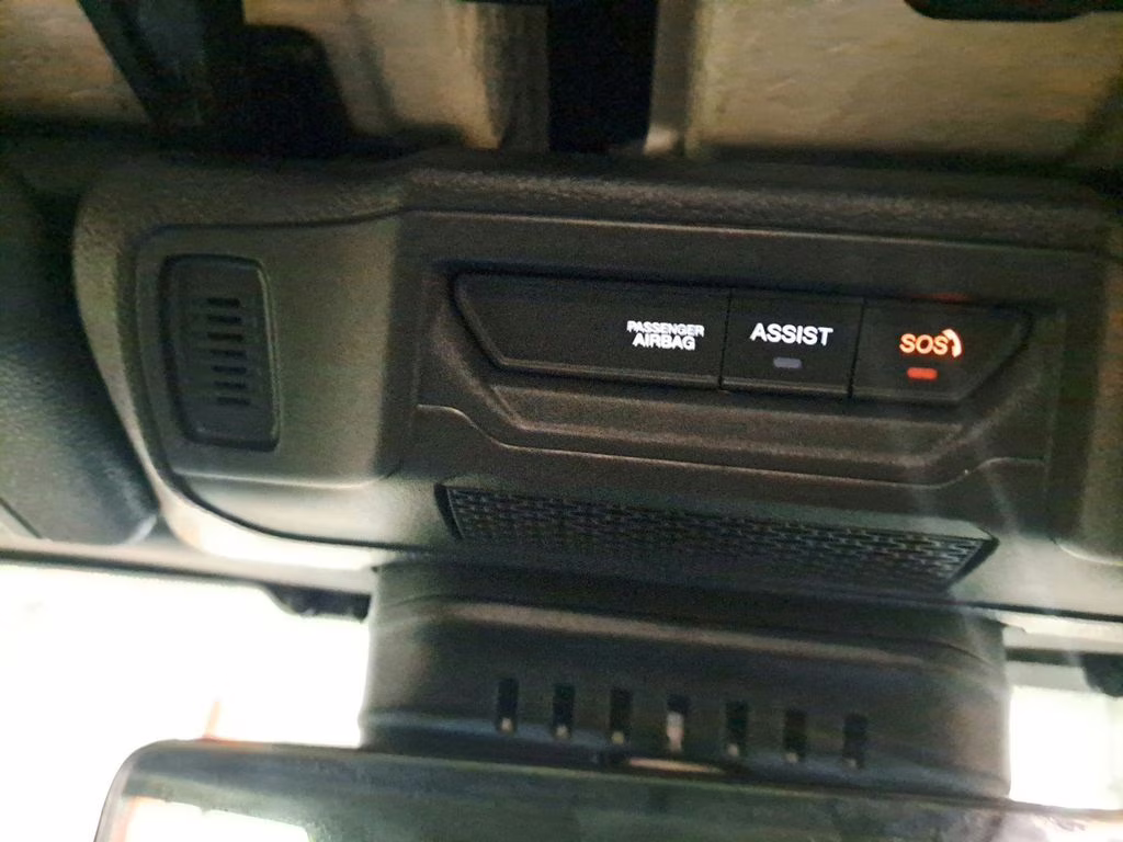 2024 Granite Crystal Metallic Clearcoat Jeep Wrangler Rubicon w/Tech & 35in Tire Pkg 4X4 SUV