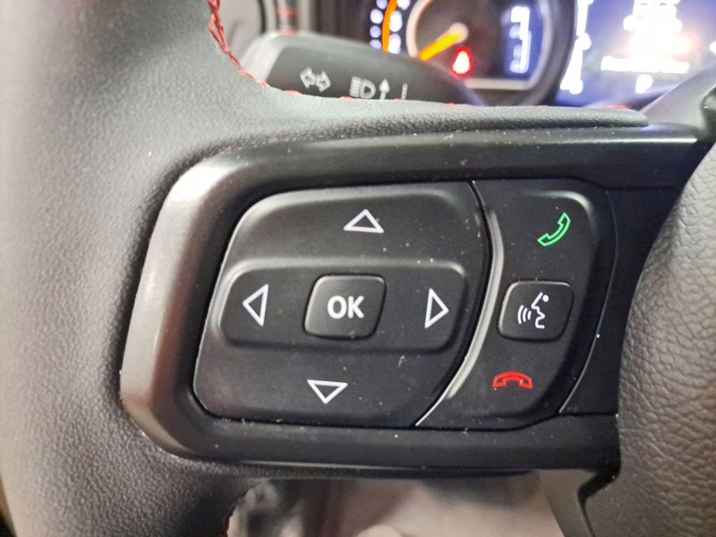 2024 Granite Crystal Metallic Clearcoat Jeep Wrangler Rubicon w/Tech & 35in Tire Pkg 4X4 SUV