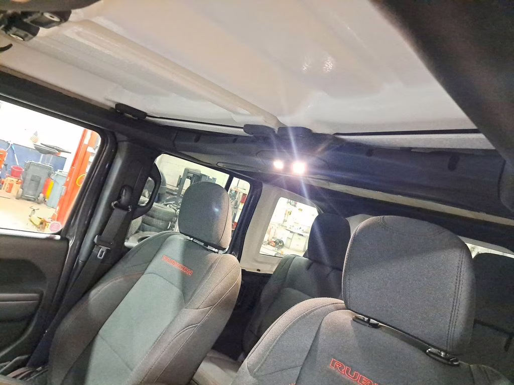 2024 Granite Crystal Metallic Clearcoat Jeep Wrangler Rubicon w/Tech & 35in Tire Pkg 4X4 SUV