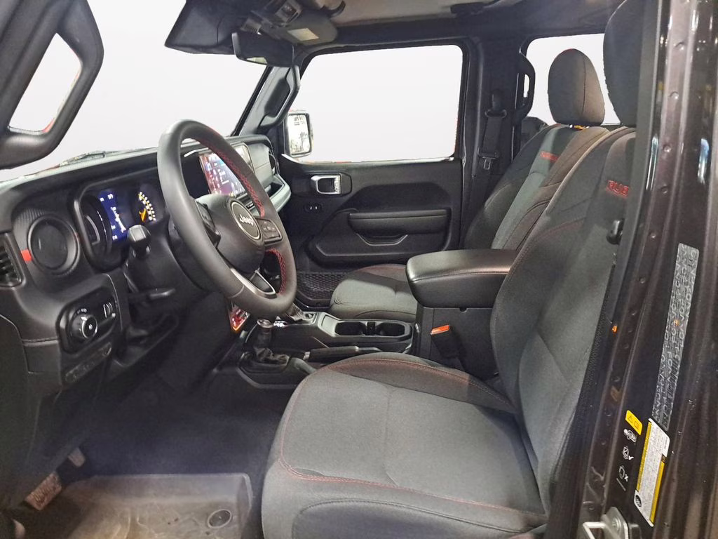 2024 Granite Crystal Metallic Clearcoat Jeep Wrangler Rubicon w/Tech & 35in Tire Pkg 4X4 SUV