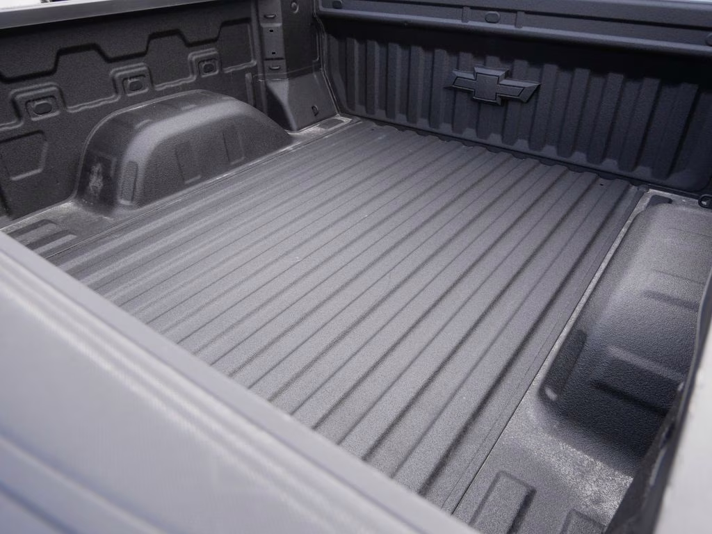 2025 Sterling Gray Metallic Chevrolet Silverado 1500 High Country 4X4 Truck