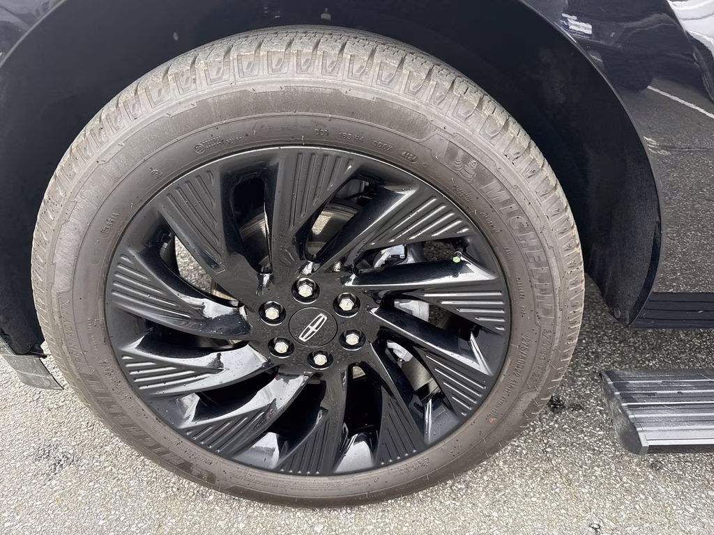 2025 Infinite Black Metallic Clearcoat Lincoln Navigator Reserve 4X4 SUV