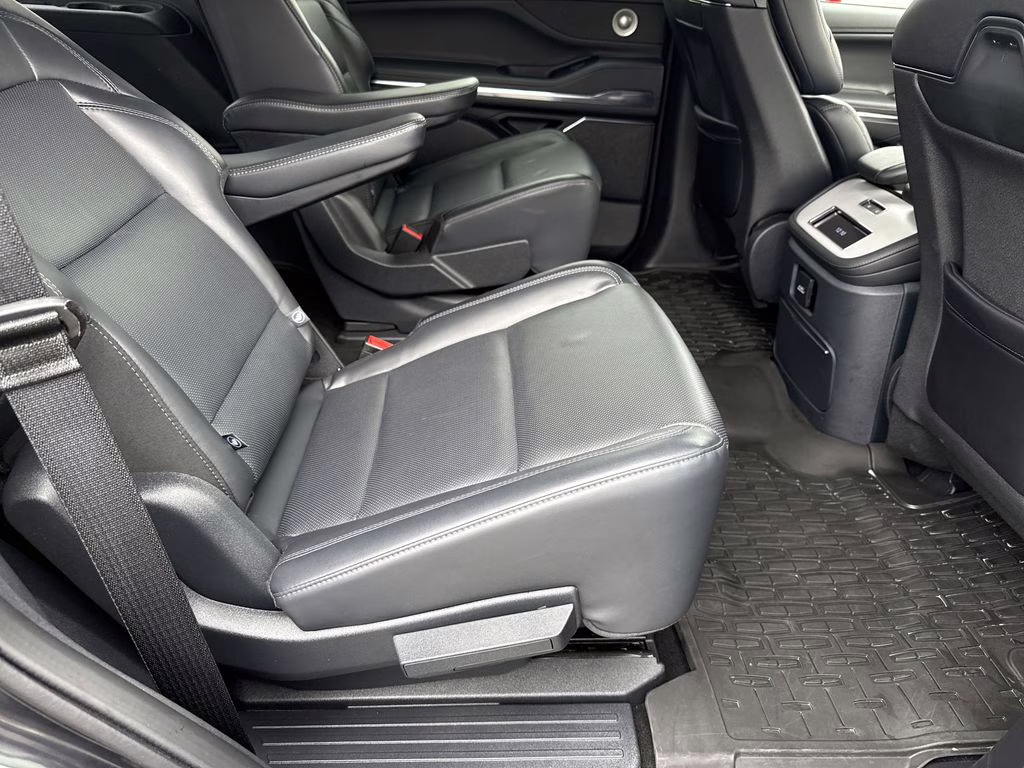 2025 Infinite Black Metallic Clearcoat Lincoln Navigator Reserve 4X4 SUV