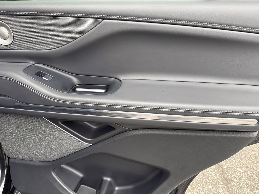 2025 Infinite Black Metallic Clearcoat Lincoln Navigator Reserve 4X4 SUV