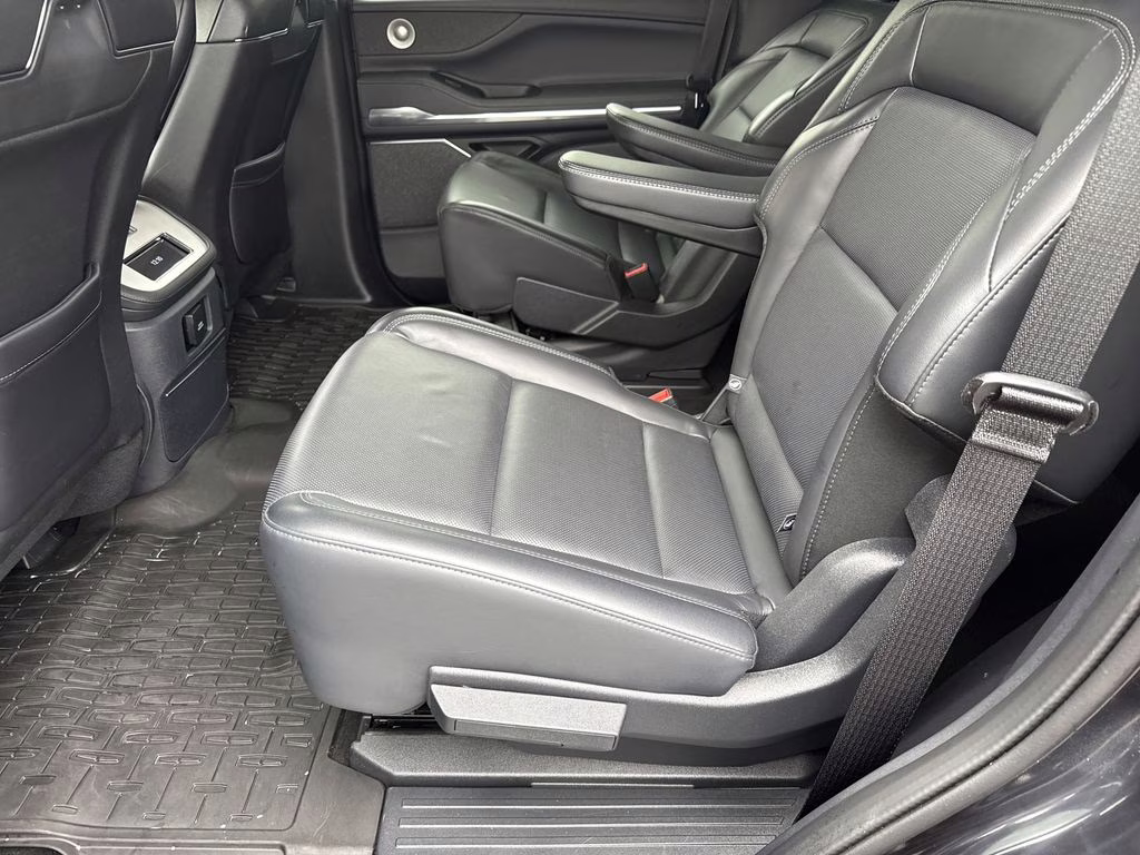 2025 Infinite Black Metallic Clearcoat Lincoln Navigator Reserve 4X4 SUV