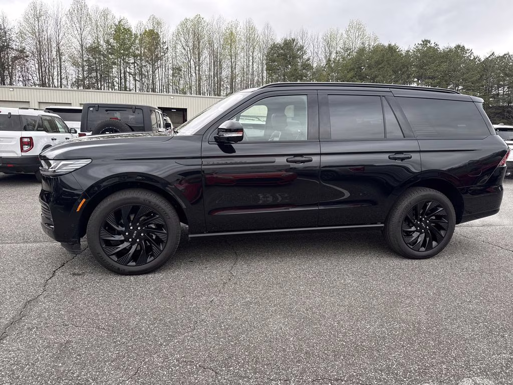 2025 Infinite Black Metallic Clearcoat Lincoln Navigator Reserve 4X4 SUV