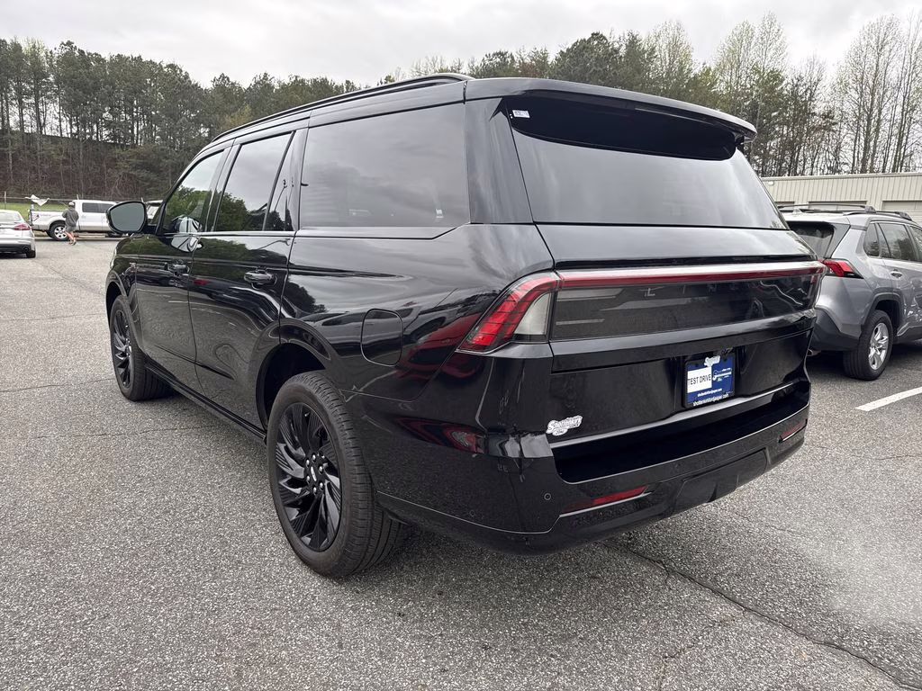 2025 Infinite Black Metallic Clearcoat Lincoln Navigator Reserve 4X4 SUV