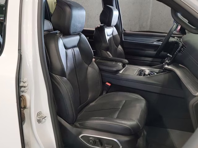 2024 Bright White Clearcoat Jeep Wagoneer Series II 4X4 SUV