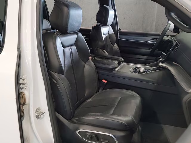 2024 Bright White Clearcoat Jeep Wagoneer Series II 4X4 SUV