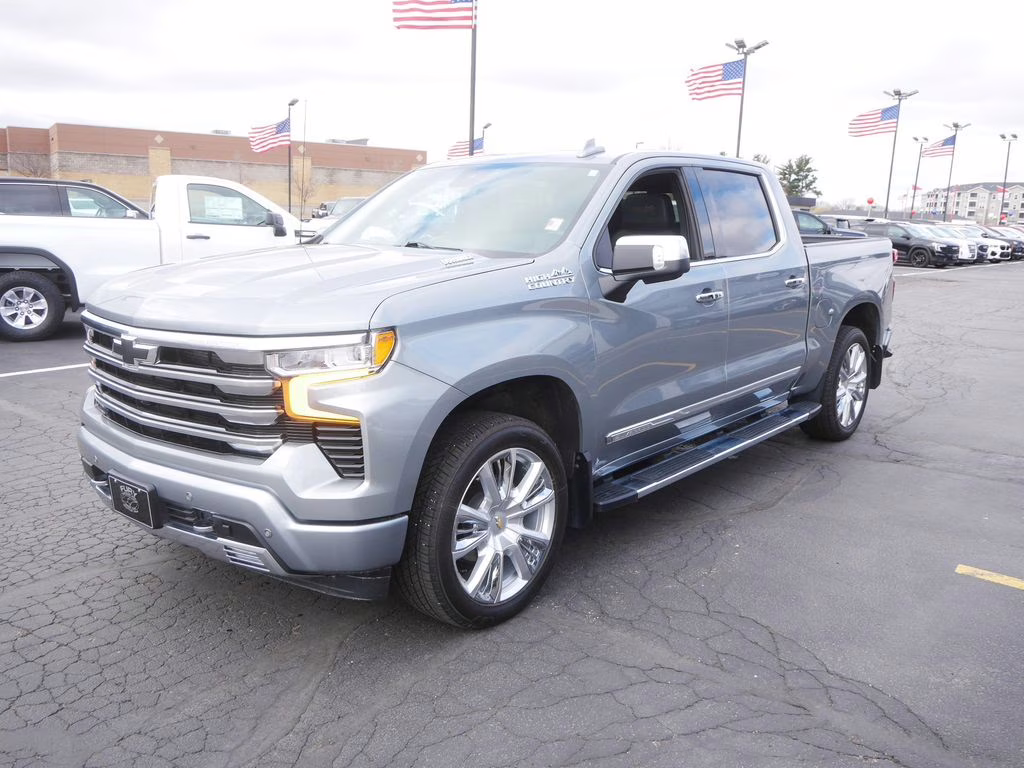 2025 Sterling Gray Metallic Chevrolet Silverado 1500 High Country 4X4 Truck