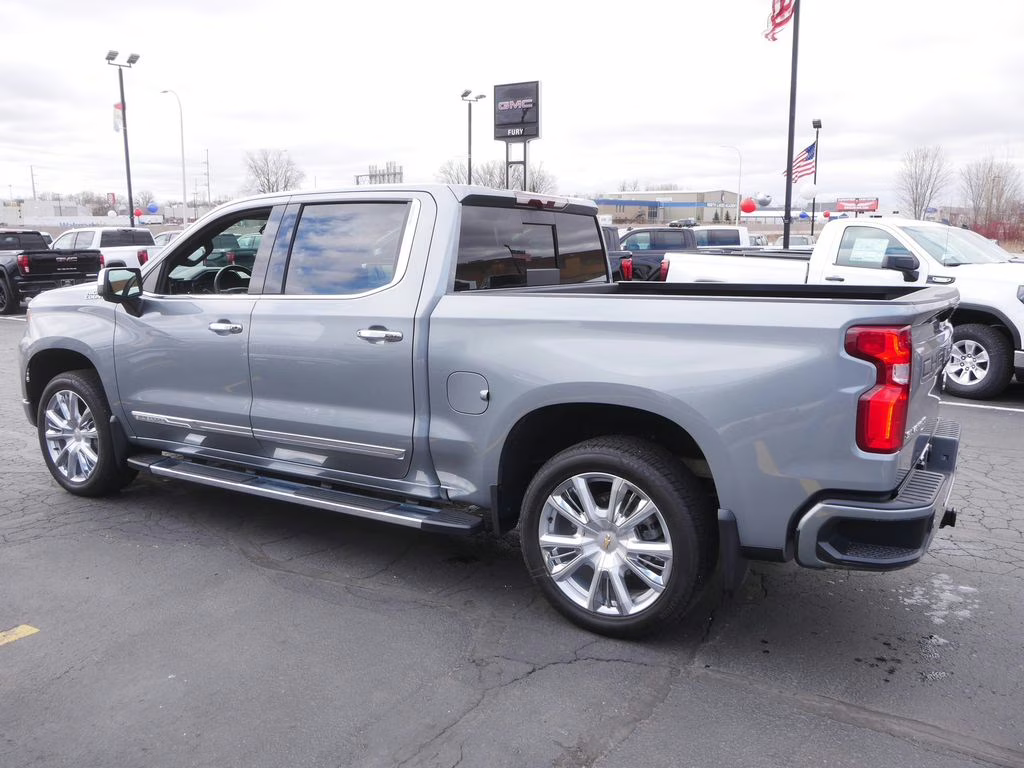 2025 Sterling Gray Metallic Chevrolet Silverado 1500 High Country 4X4 Truck