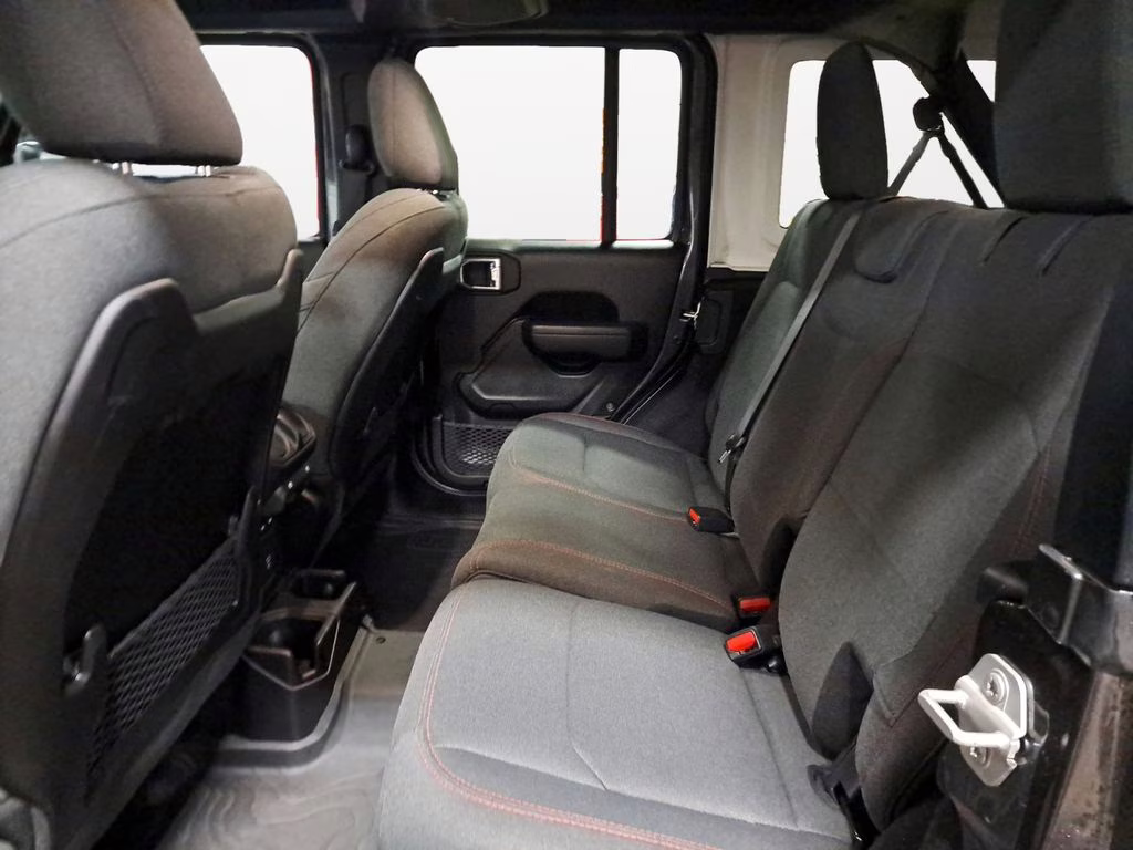 2024 Granite Crystal Metallic Clearcoat Jeep Wrangler Rubicon w/Tech & 35in Tire Pkg 4X4 SUV