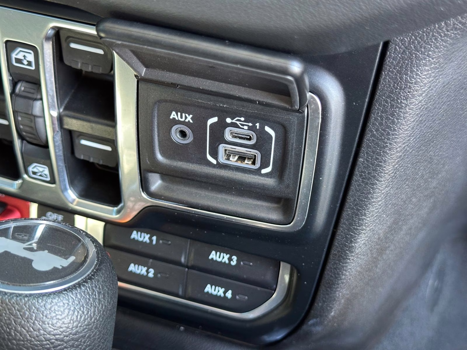 2024 Black Clearcoat Jeep Wrangler Rubicon 4X4 SUV