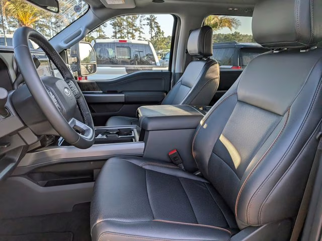 2026 Avalanche Ford Super Duty F-250 SRW LARIAT 4X4 Truck