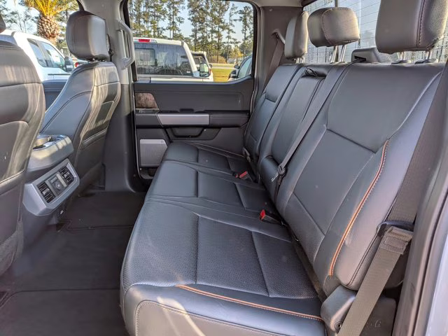 2026 Avalanche Ford Super Duty F-250 SRW LARIAT 4X4 Truck