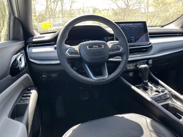 2023 White Jeep Compass 4X4 SUV