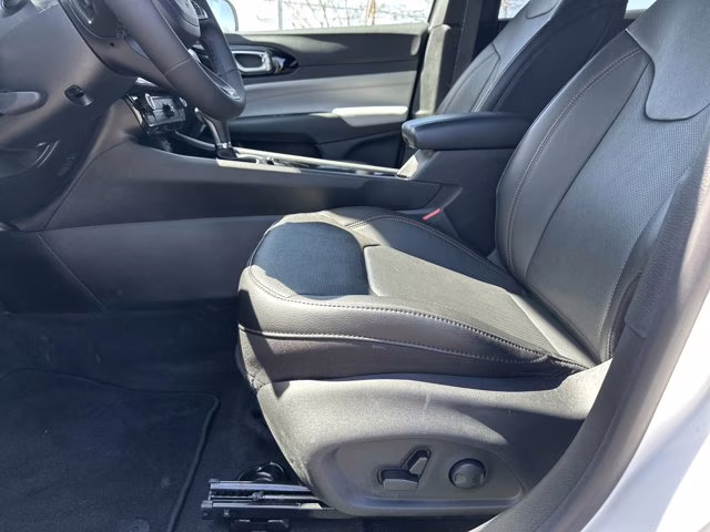 2023 White Jeep Compass 4X4 SUV