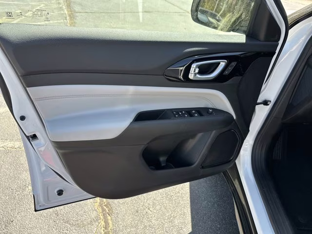 2023 White Jeep Compass 4X4 SUV