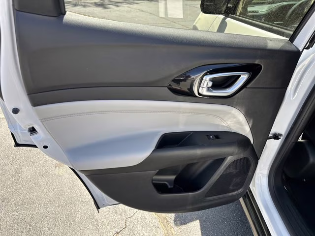 2023 White Jeep Compass 4X4 SUV