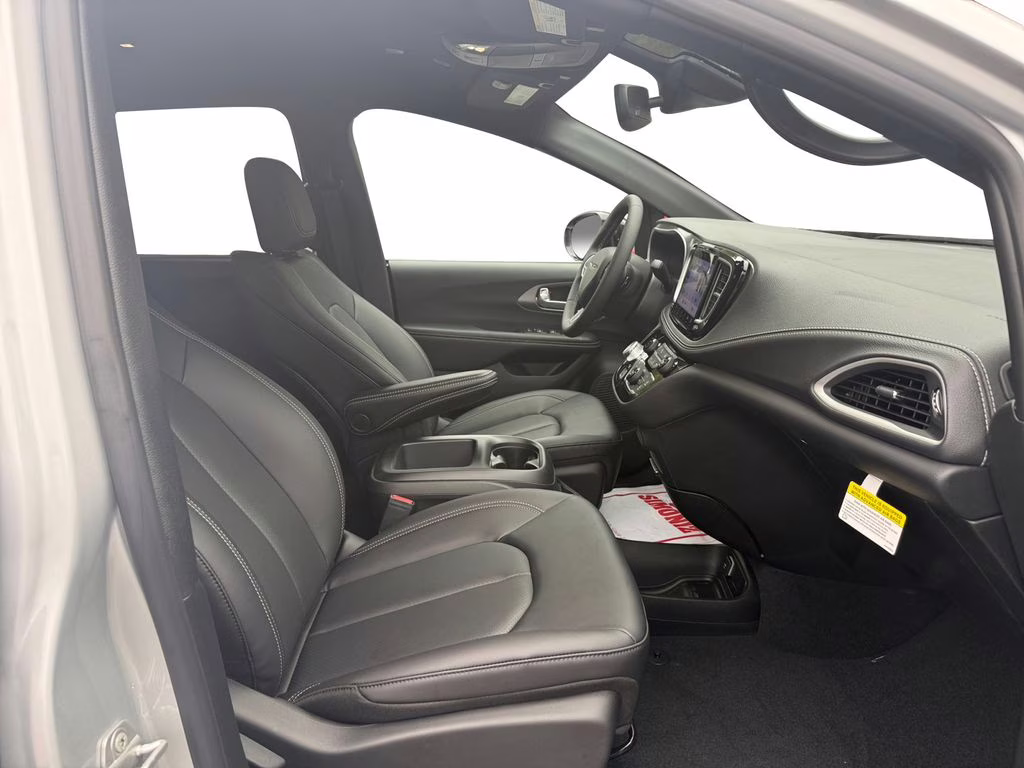 2026 Silver Mist Clearcoat Chrysler Pacifica Select FWD Van