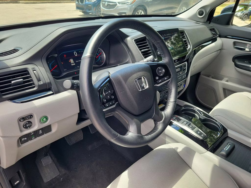 2021 Lunar Silver Metallic Honda Pilot Elite AWD SUV