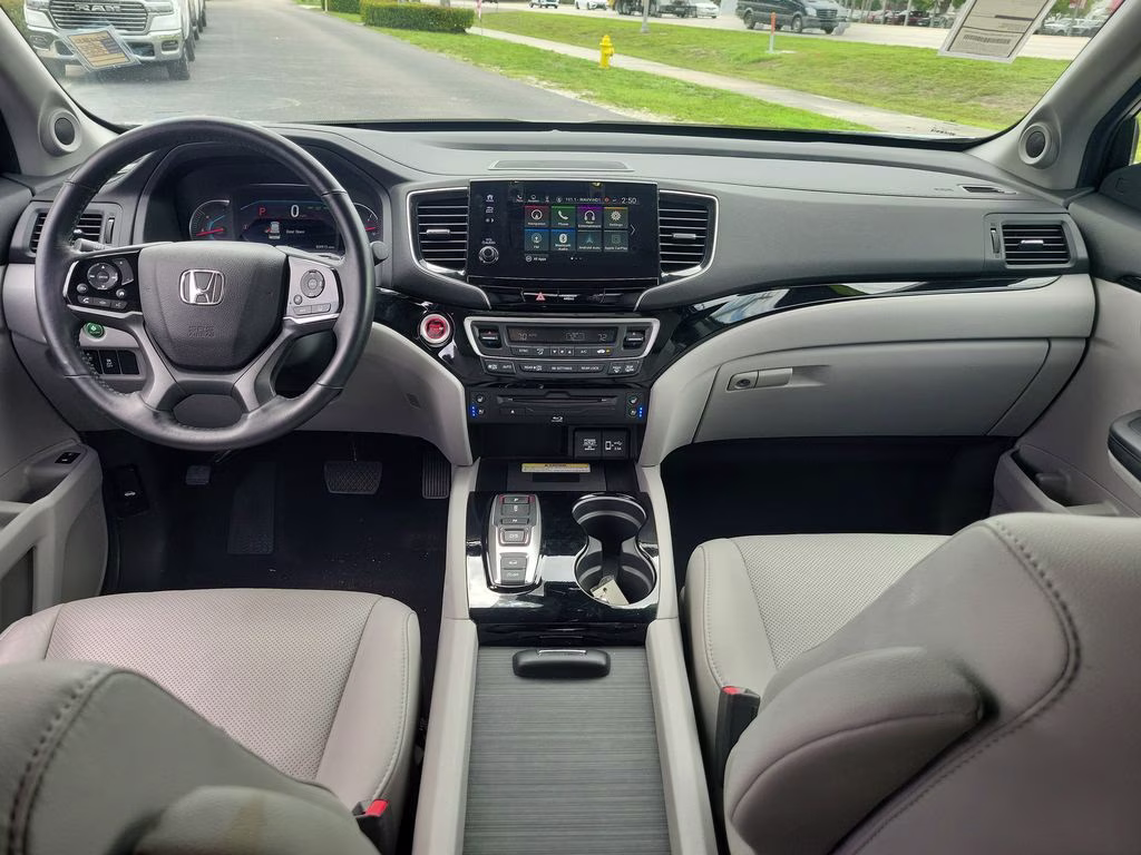 2021 Lunar Silver Metallic Honda Pilot Elite AWD SUV