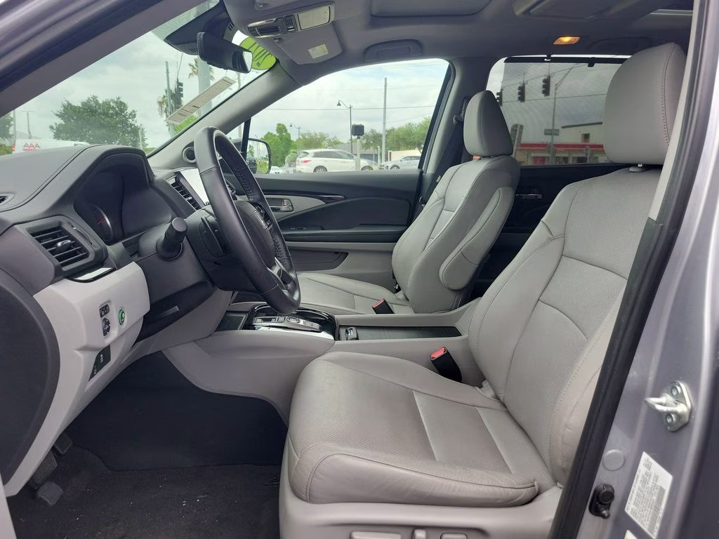 2021 Lunar Silver Metallic Honda Pilot Elite AWD SUV