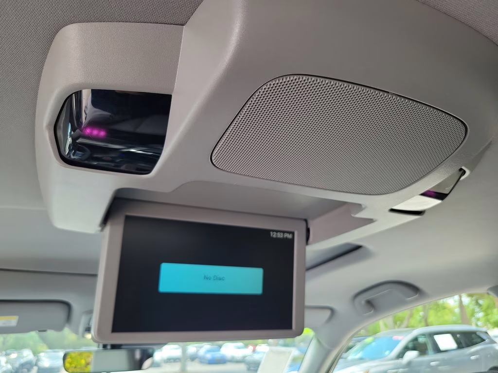 2021 Lunar Silver Metallic Honda Pilot Elite AWD SUV