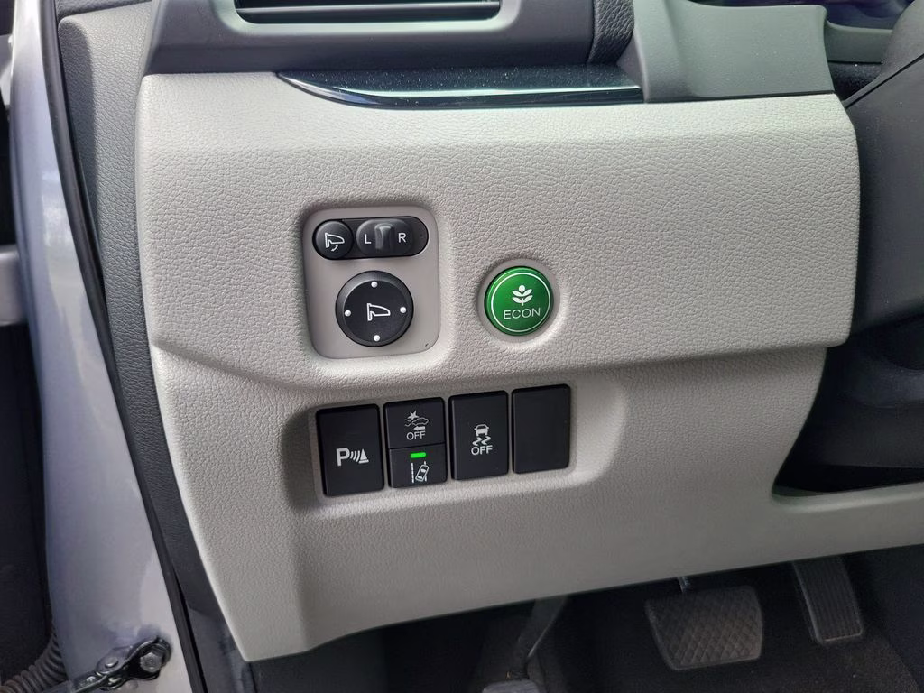 2021 Lunar Silver Metallic Honda Pilot Elite AWD SUV