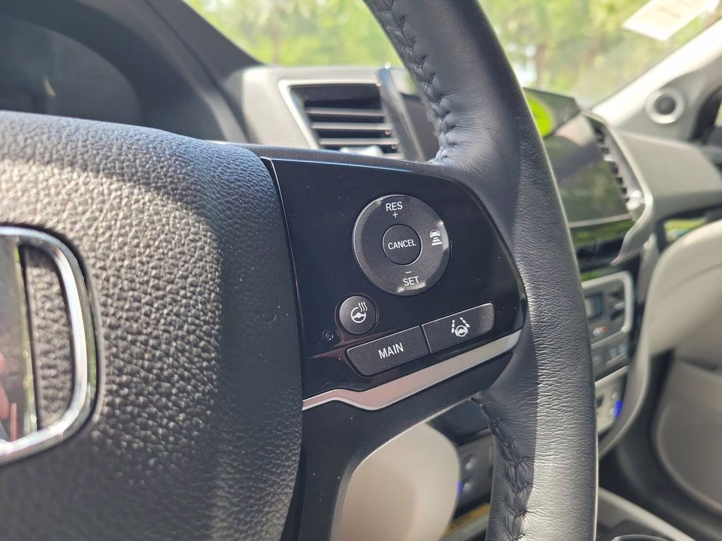 2021 Lunar Silver Metallic Honda Pilot Elite AWD SUV