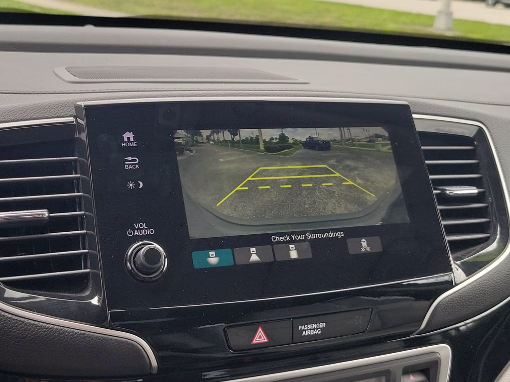 2021 Lunar Silver Metallic Honda Pilot Elite AWD SUV
