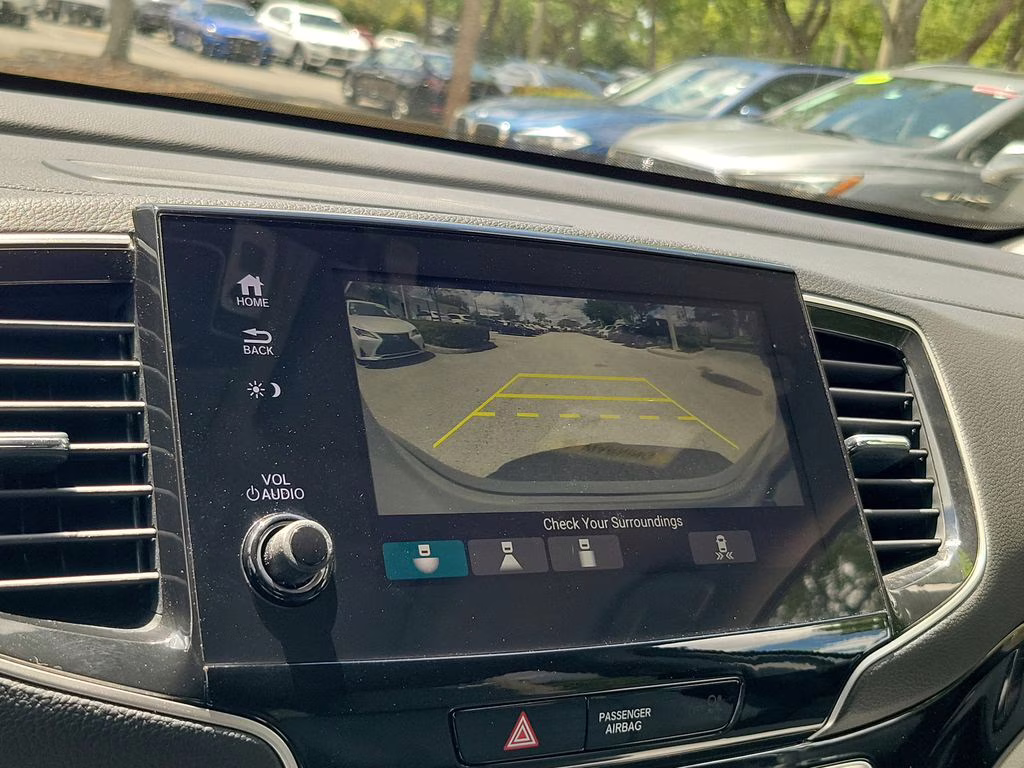 2021 Lunar Silver Metallic Honda Pilot Elite AWD SUV