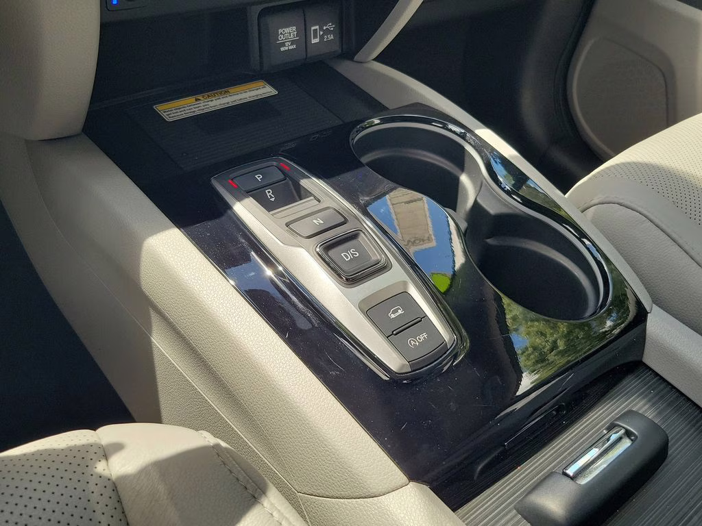 2021 Lunar Silver Metallic Honda Pilot Elite AWD SUV