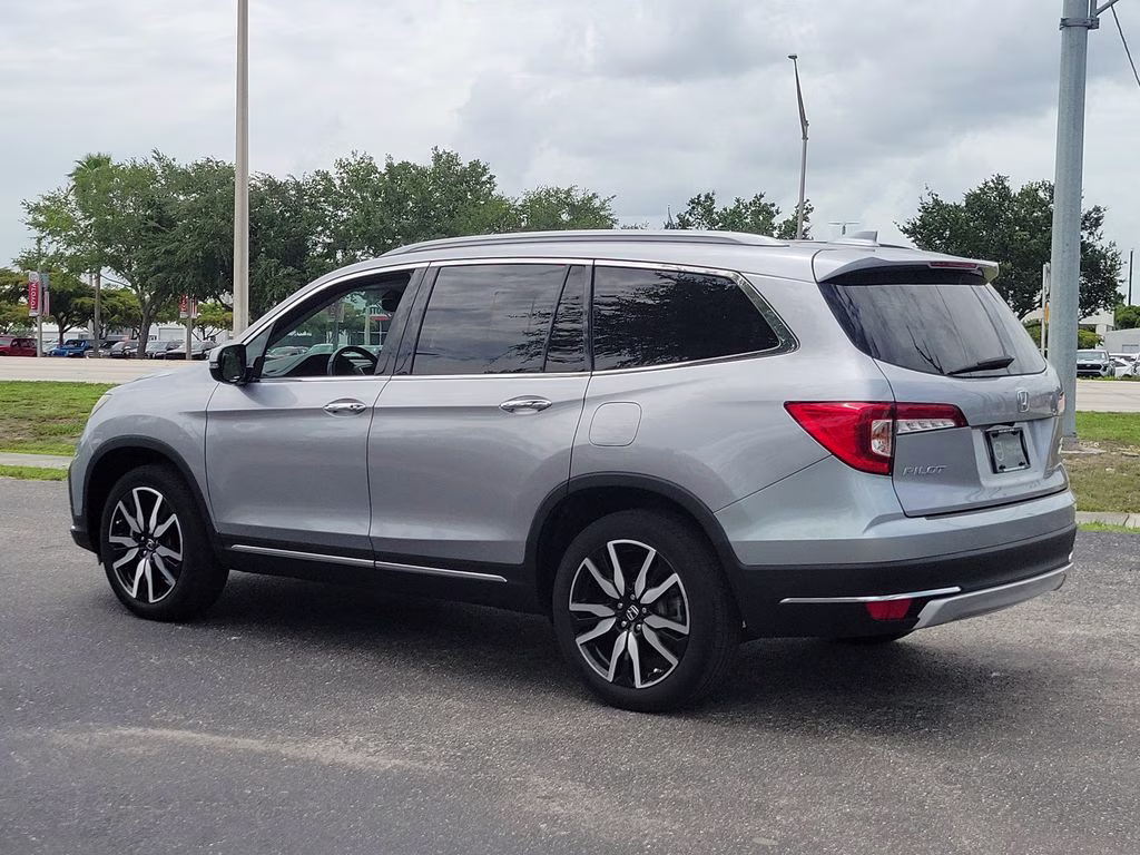 2021 Lunar Silver Metallic Honda Pilot Elite AWD SUV