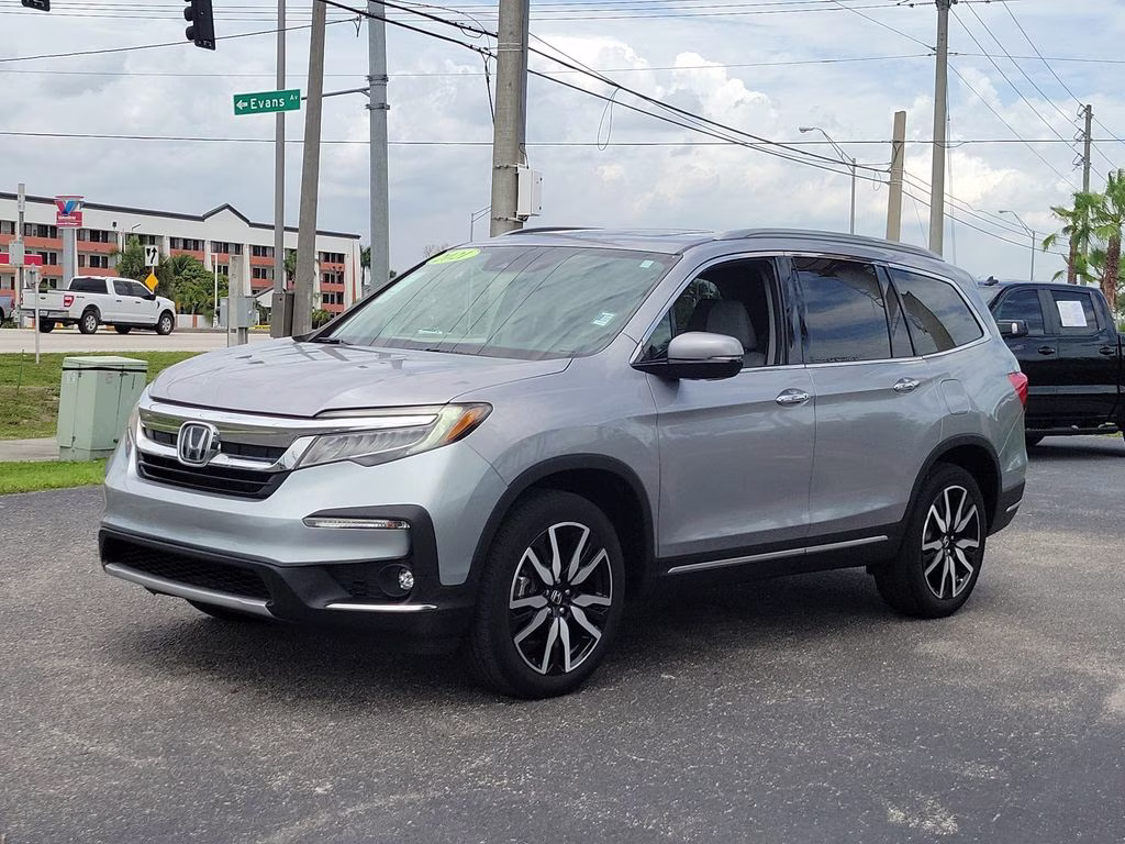 2021 Lunar Silver Metallic Honda Pilot Elite AWD SUV
