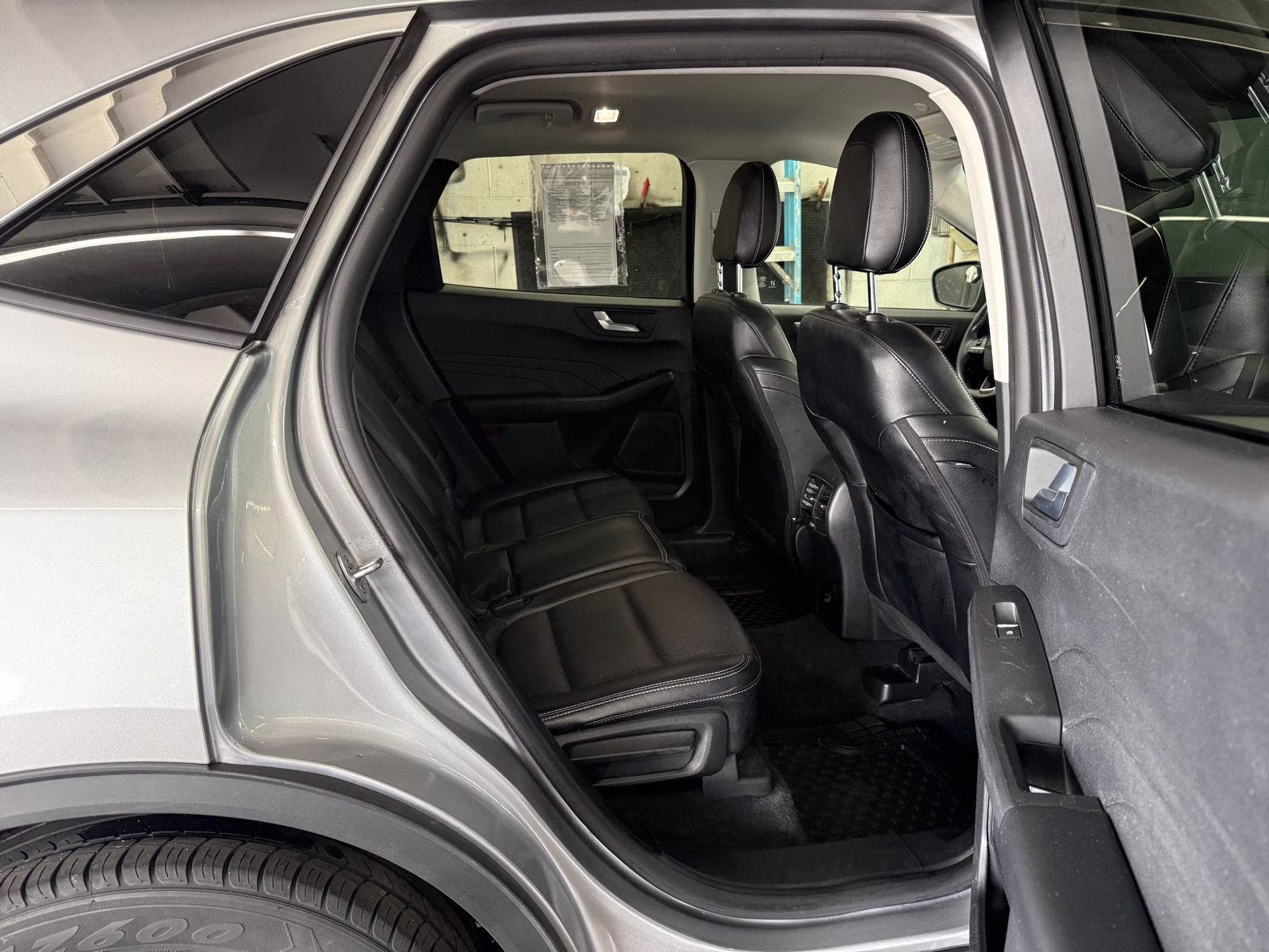 2022 Iconic Silver Metallic Ford Escape SEL FWD SUV