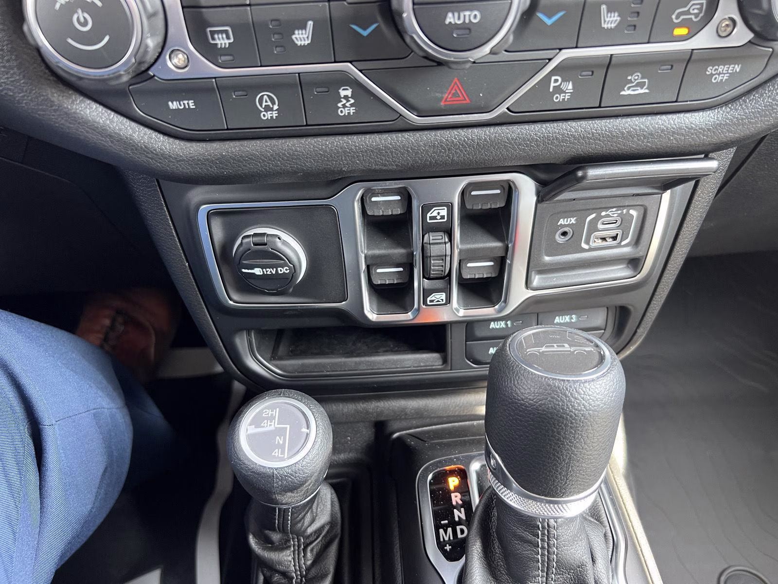 2026 Hydro Blue Pearlcoat Jeep Gladiator Sport S 4X4 Truck