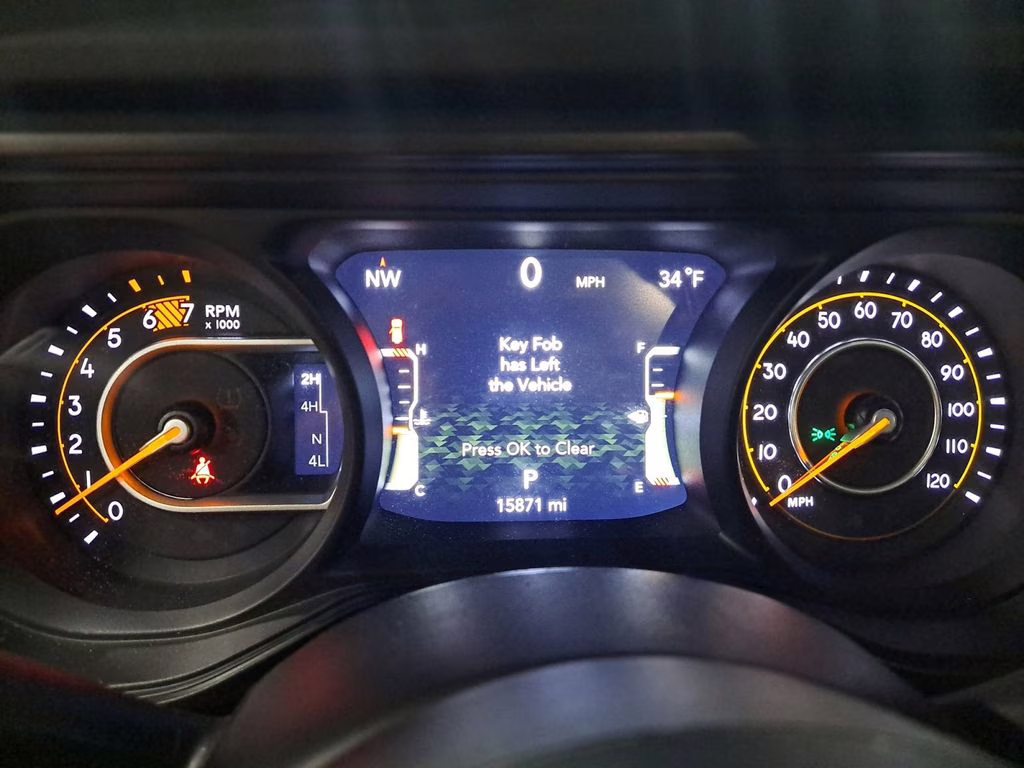 2024 Granite Crystal Metallic Clearcoat Jeep Wrangler Rubicon w/Tech & 35in Tire Pkg 4X4 SUV