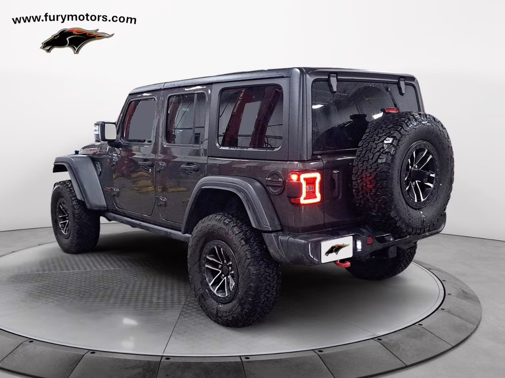 2024 Granite Crystal Metallic Clearcoat Jeep Wrangler Rubicon w/Tech & 35in Tire Pkg 4X4 SUV