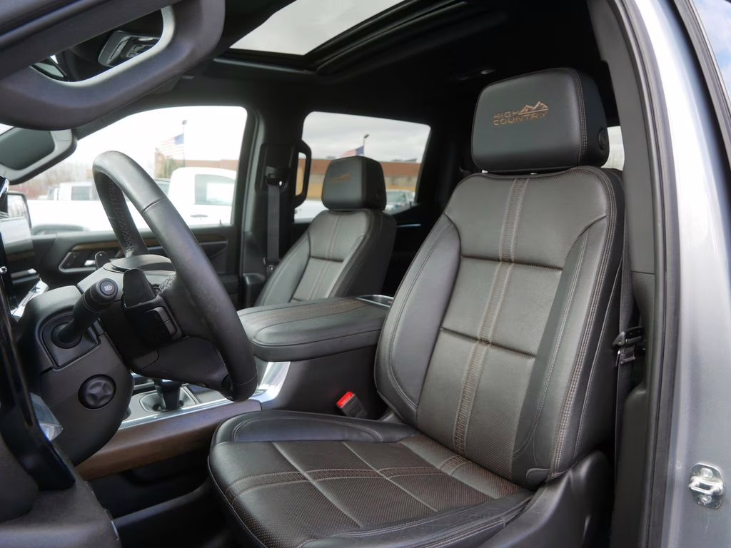 2025 Sterling Gray Metallic Chevrolet Silverado 1500 High Country 4X4 Truck