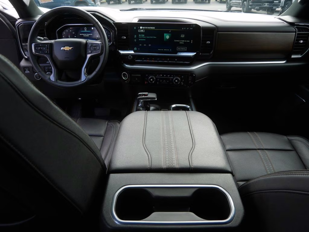 2025 Sterling Gray Metallic Chevrolet Silverado 1500 High Country 4X4 Truck